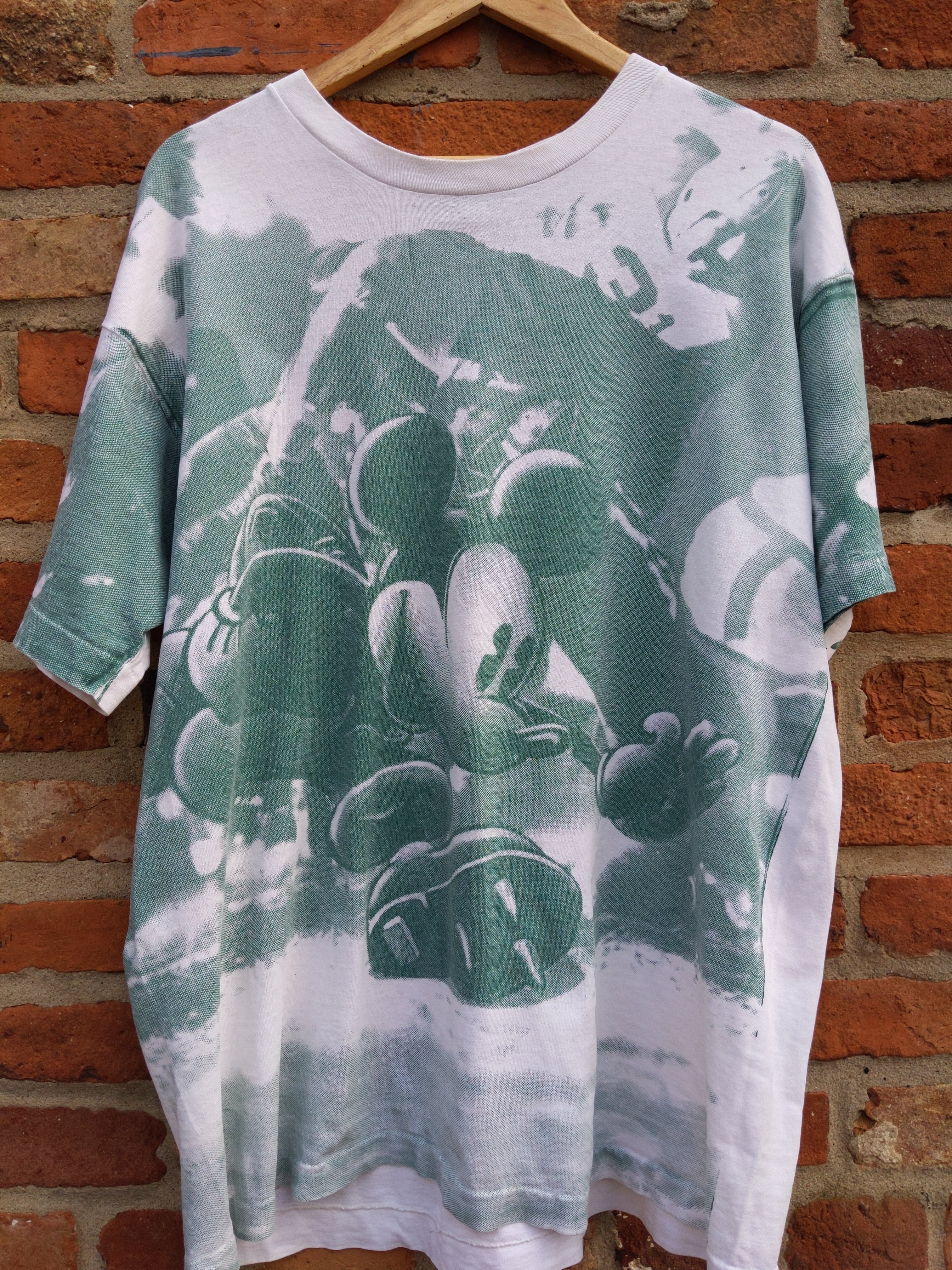 Unusual Mickey t-shirt XL