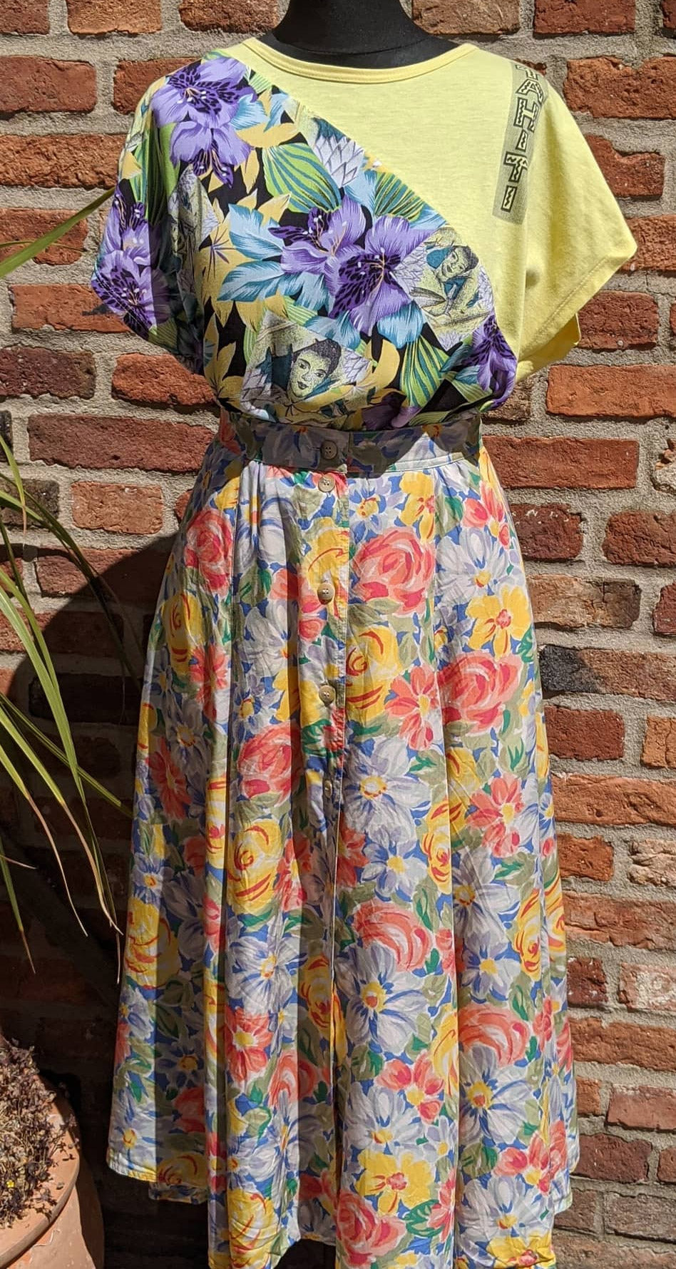 Vintage floral skirt 29" waist