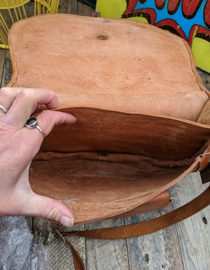 Brown leather 70s saddle bag