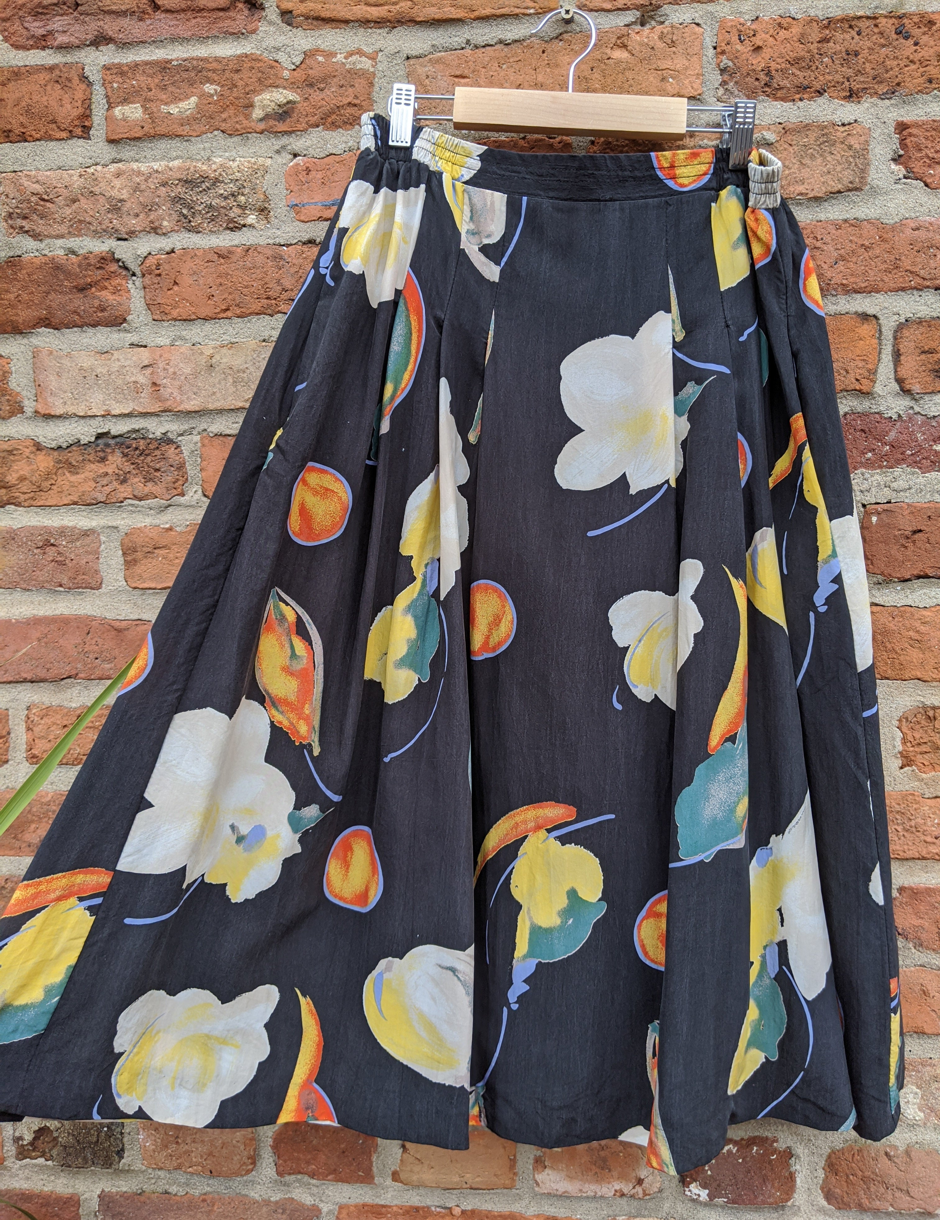 Bold patterned midi skirt waist 31-35"