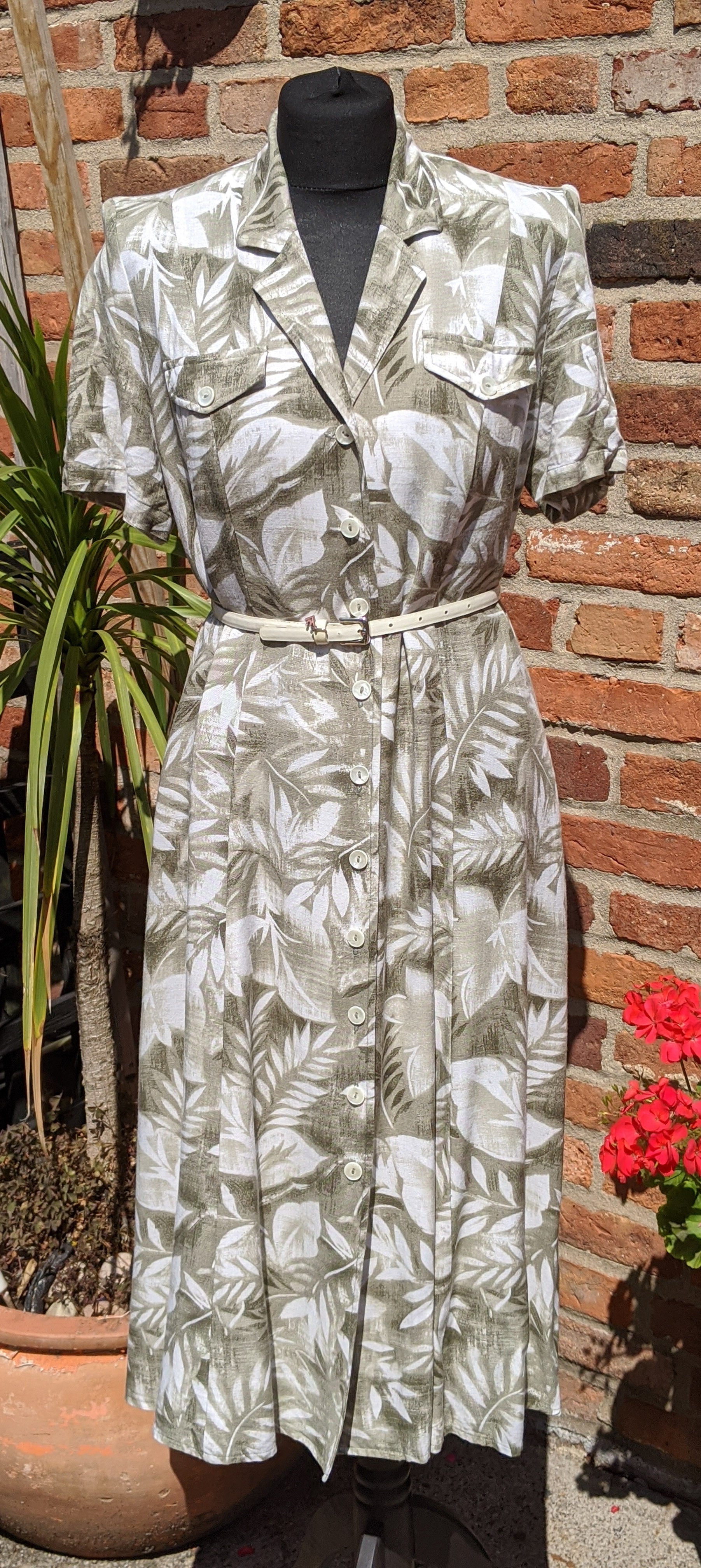 90s subtle floral print dress size 14/16