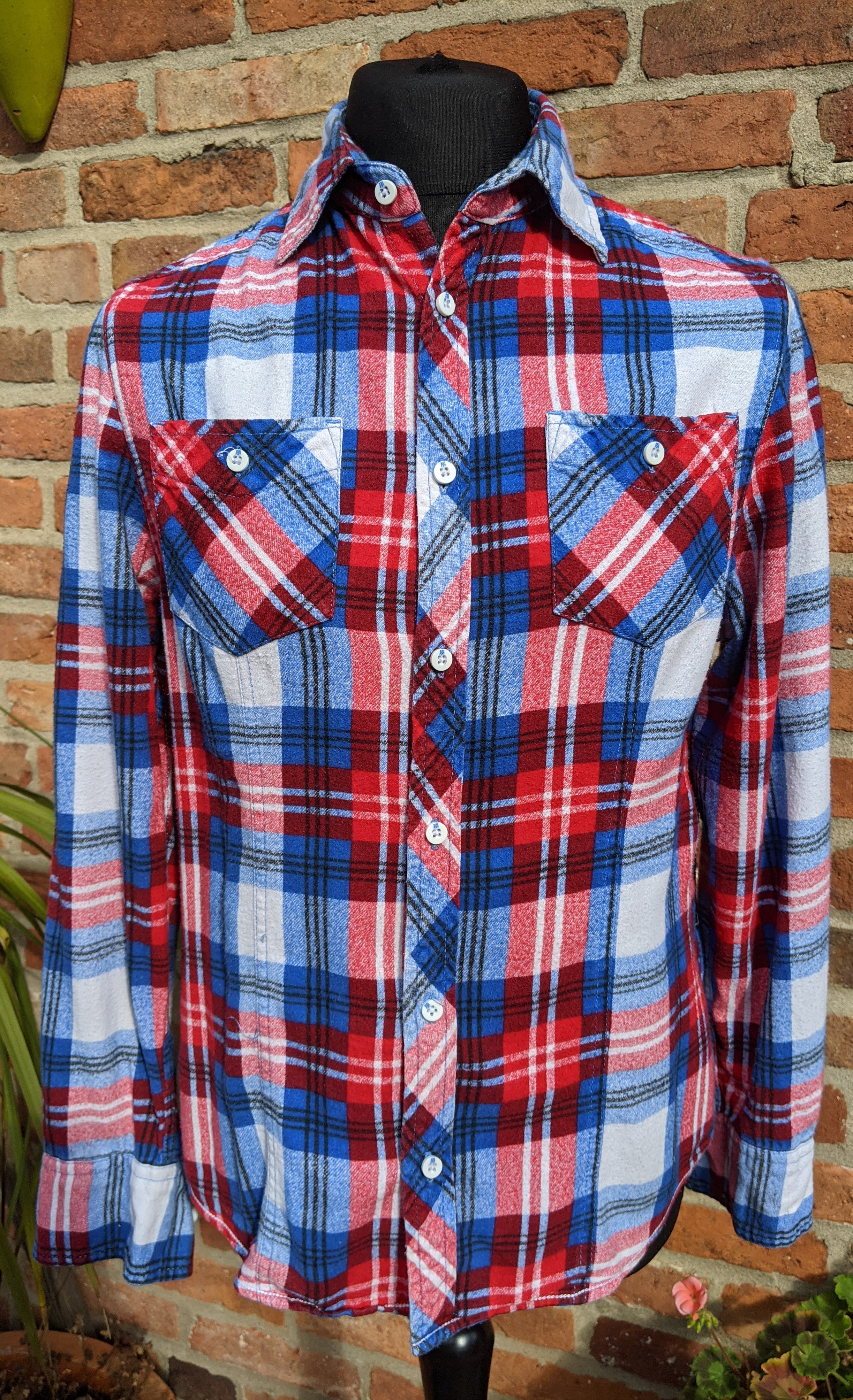 Checked flannel shirt size M