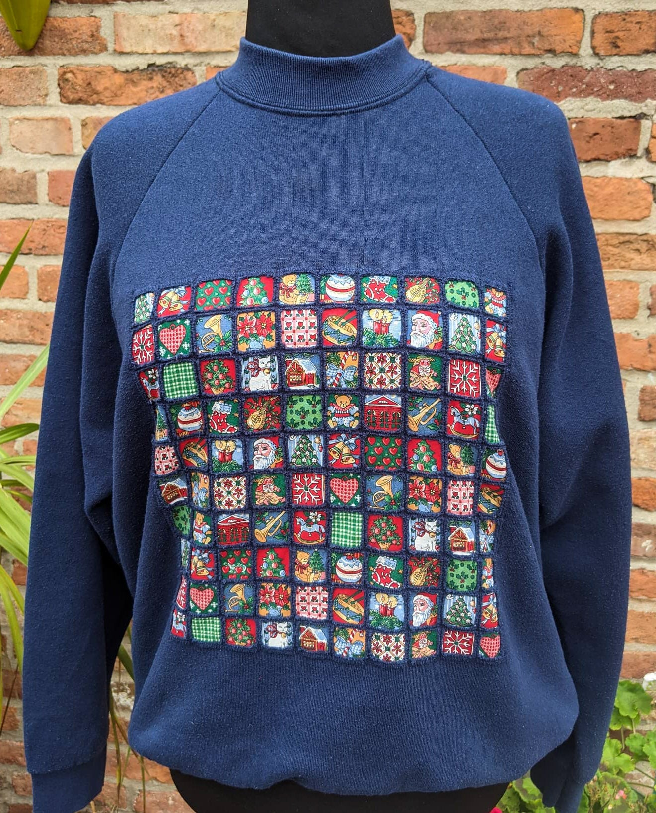 Kitsch Christmas sweatshirt size XL item 883