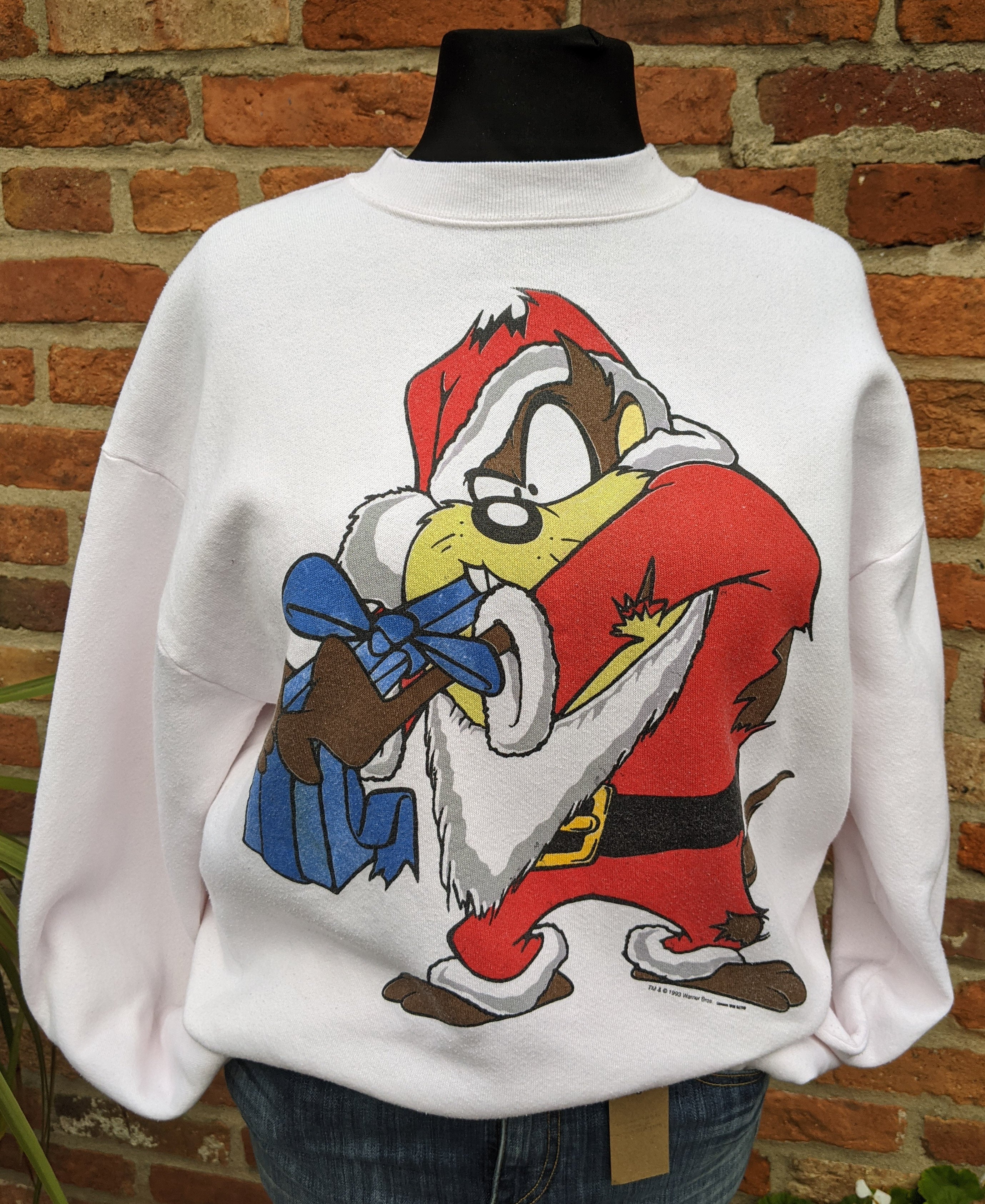 Taz Christmas sweatshirt size L item 885