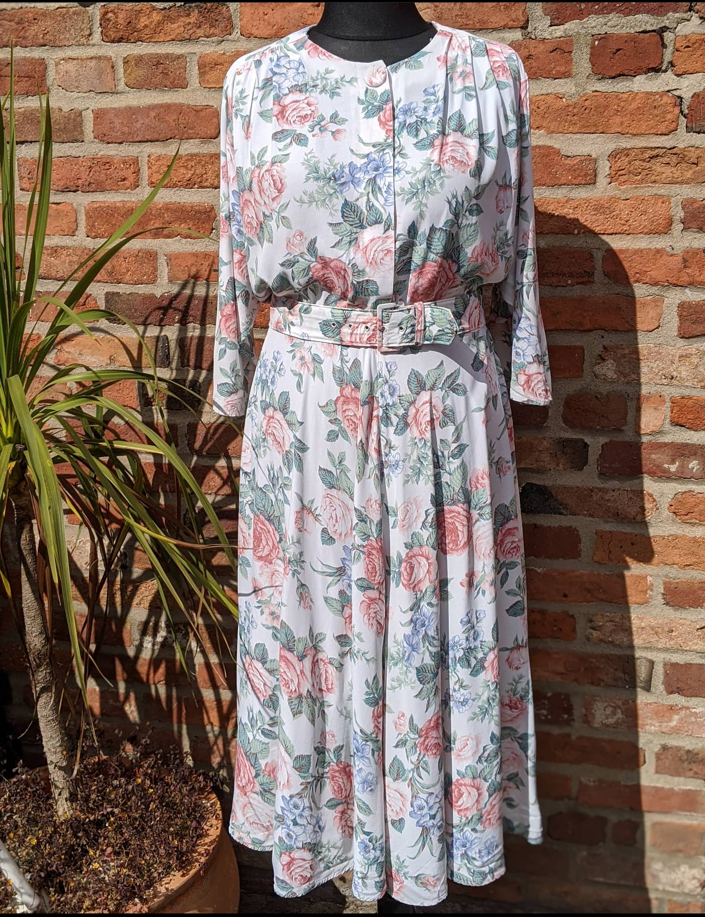 Gorgeous classic floral print Betsy's Things midi dress size 16