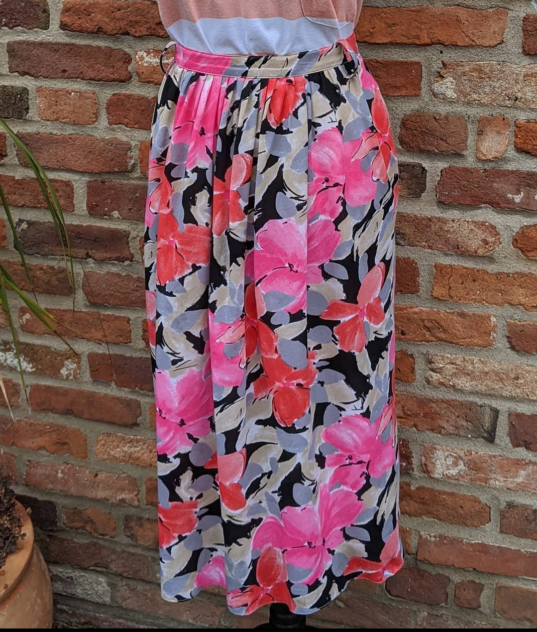 Floral skirt waist 30"
